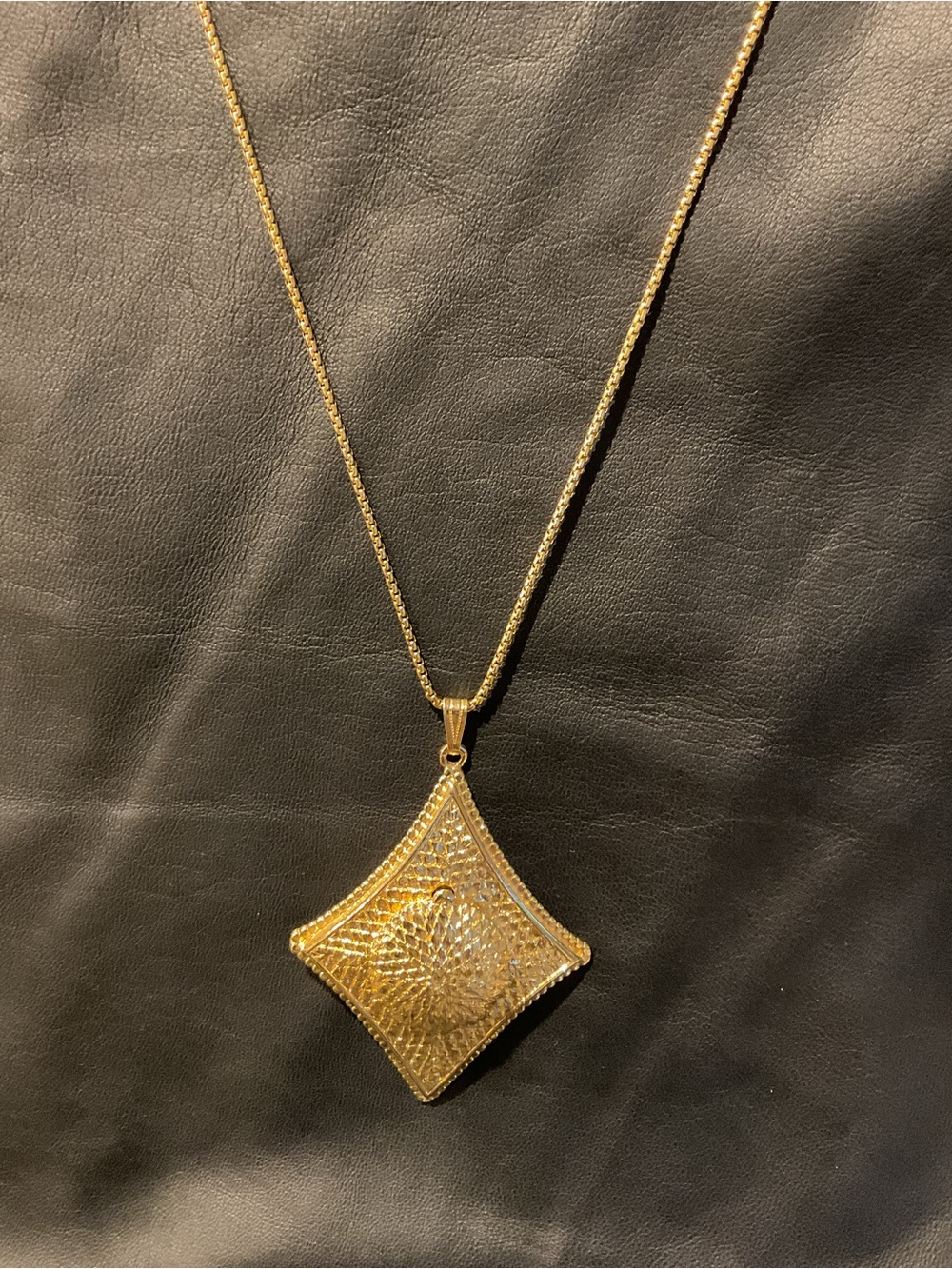 Gold Platted locket, on a gold plated chain